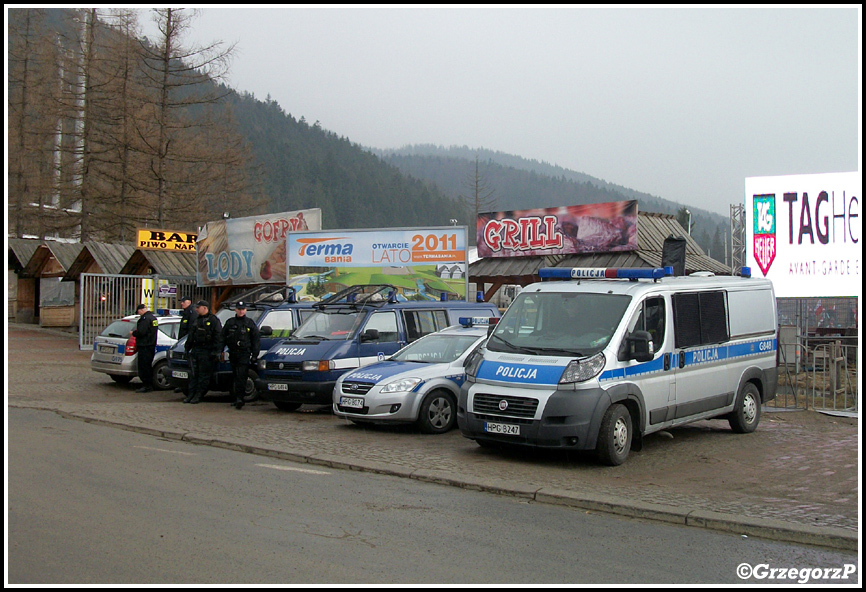 Radiowozy małopolskiej Policji w Zakopanem