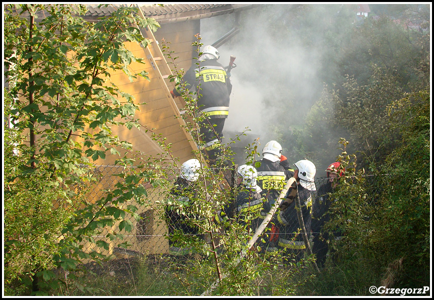 18.08.2011 - Rabka, ul. Leśna - Pożar drewnianego budynku