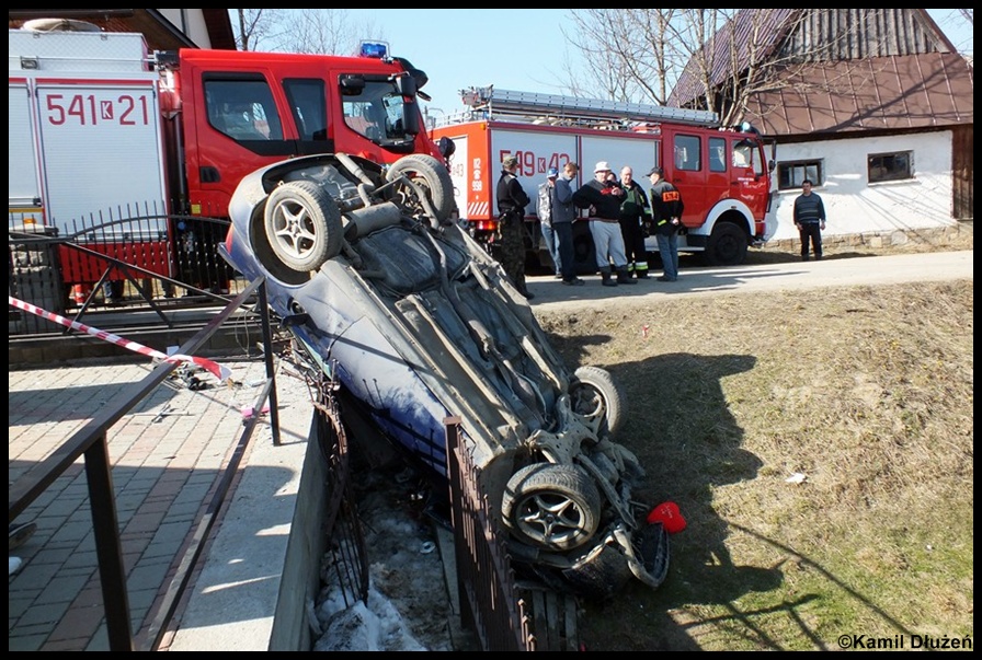 25.03.2012 - Bustryk - wypadek samochodowy