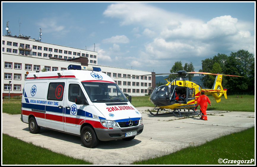 14.07.2011 - Nowy Targ, ul. Szpitalna - Przekazanie pacjenta